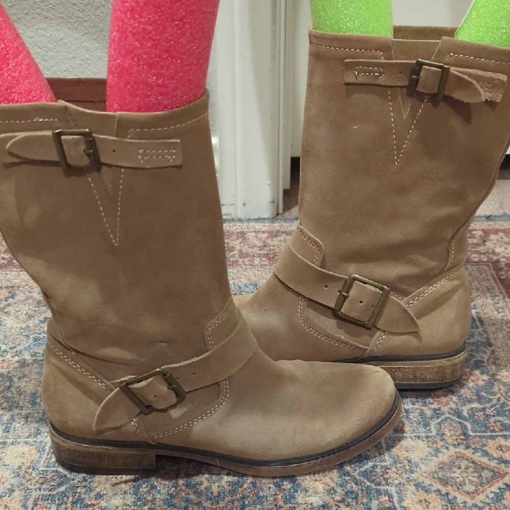 Vintage American Eagle Outfitters Suede Lace-Up Buckle Mid-Calf Boots in Tan - Picture 8 of 9